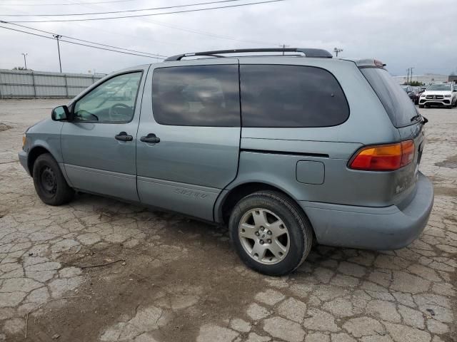 2000 Toyota Sienna LE