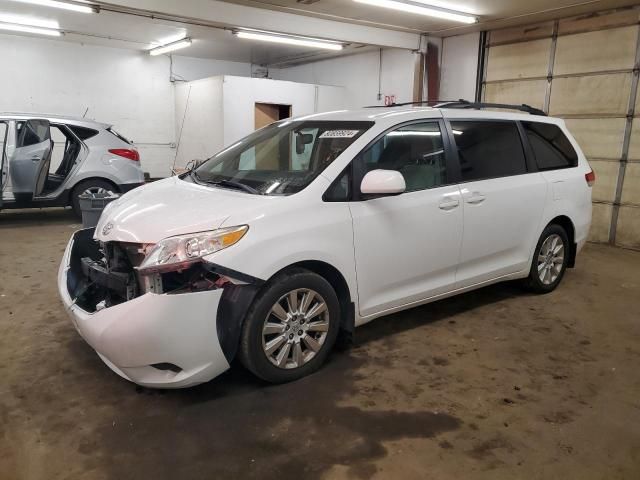 2014 Toyota Sienna LE