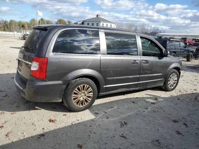 2015 Chrysler Town & Country Touring L