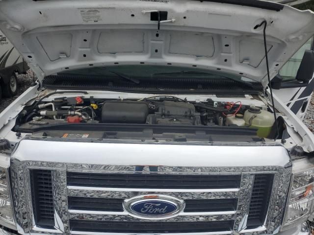 2021 Ford Econoline E450 Super Duty Cutaway Van