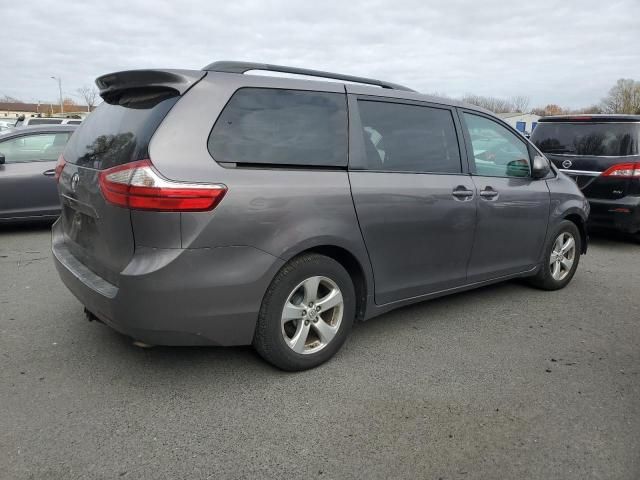 2017 Toyota Sienna LE