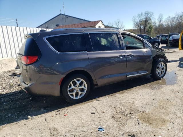 2017 Chrysler Pacifica Touring L Plus