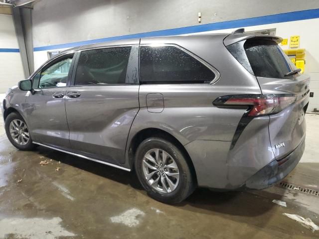 2023 Toyota Sienna LE