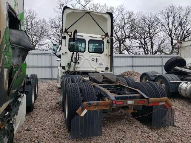 2018 Freightliner Cascadia 113