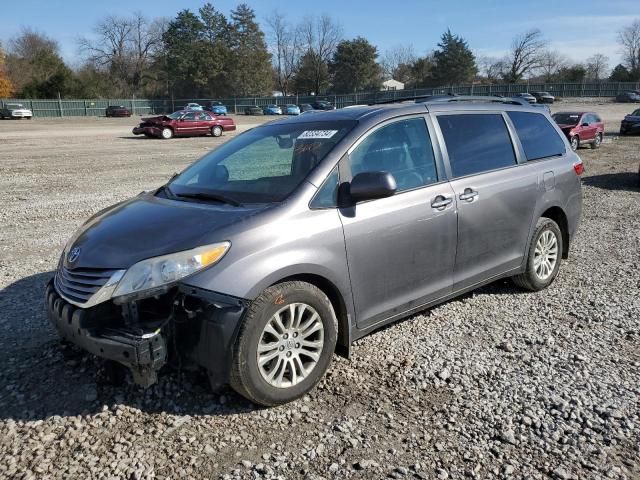 2017 Toyota Sienna XLE