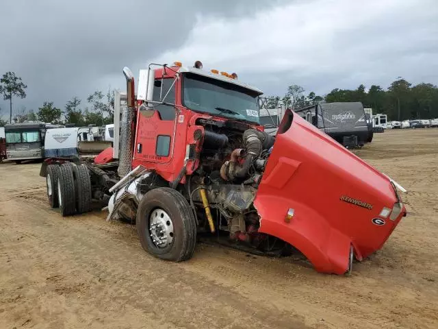 2005 Kenworth Construction T800