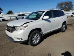 Toyota Vehiculos salvage en venta: 2013 Toyota Highlander Base