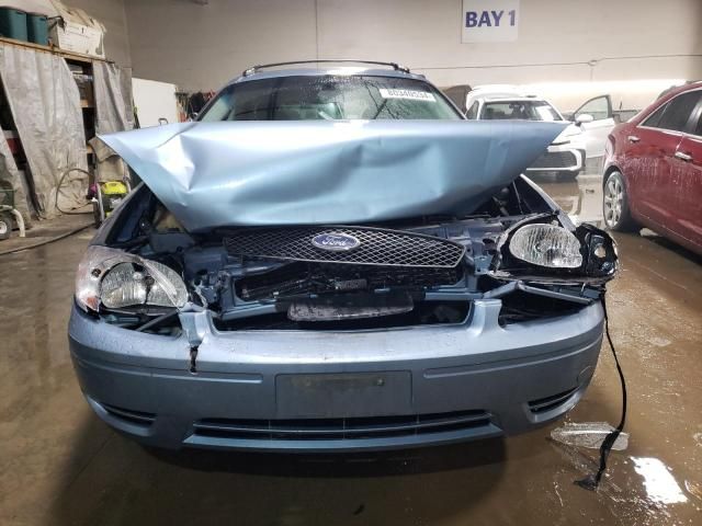 2005 Ford Taurus SE