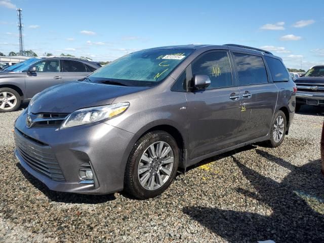 2020 Toyota Sienna XLE