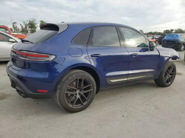 2023 Porsche Macan Base