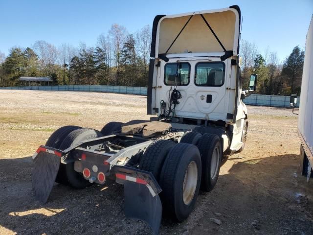 2015 Freightliner Cascadia 125