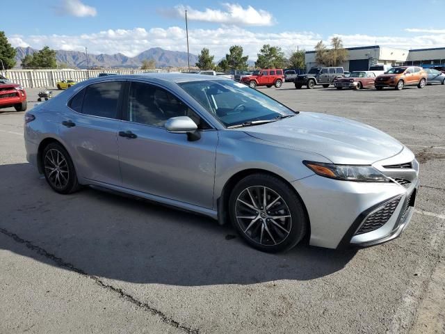 2022 Toyota Camry SE