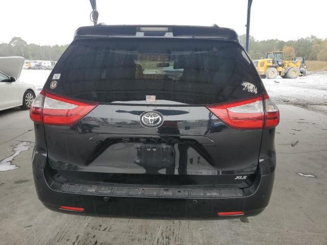 2016 Toyota Sienna XLE