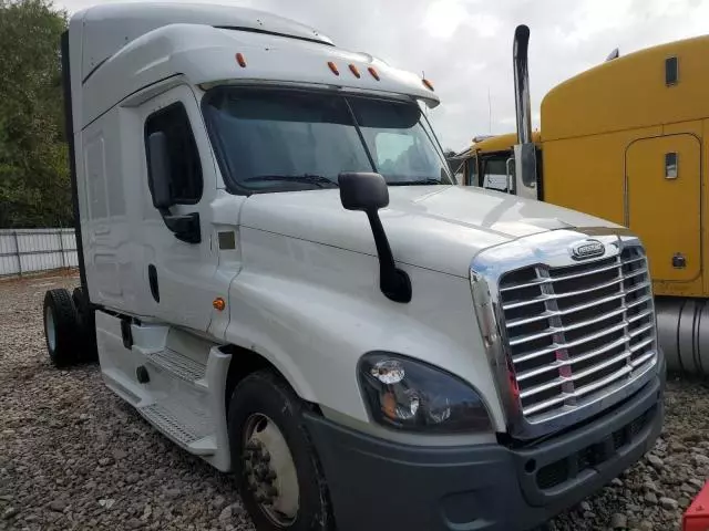 2019 Freightliner Cascadia 125