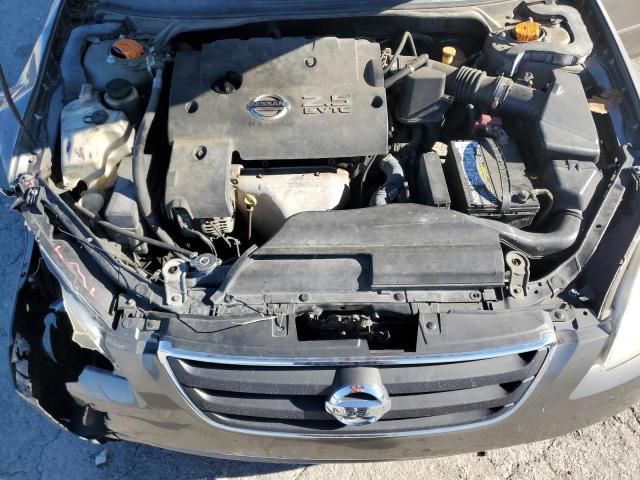 2004 Nissan Altima Base