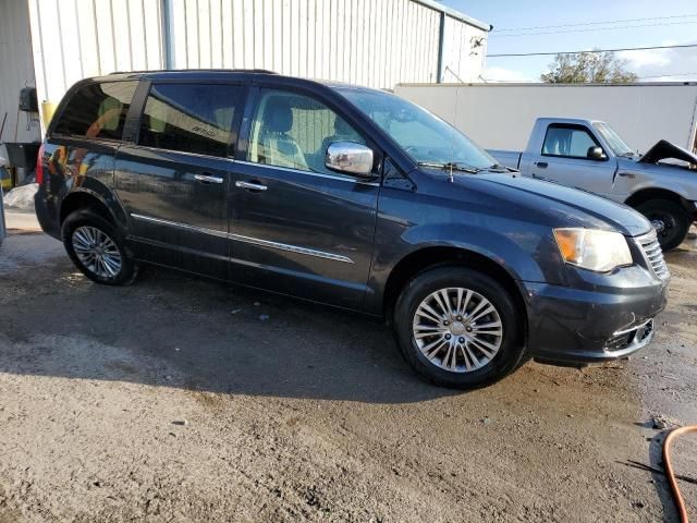 2013 Chrysler Town & Country Touring L