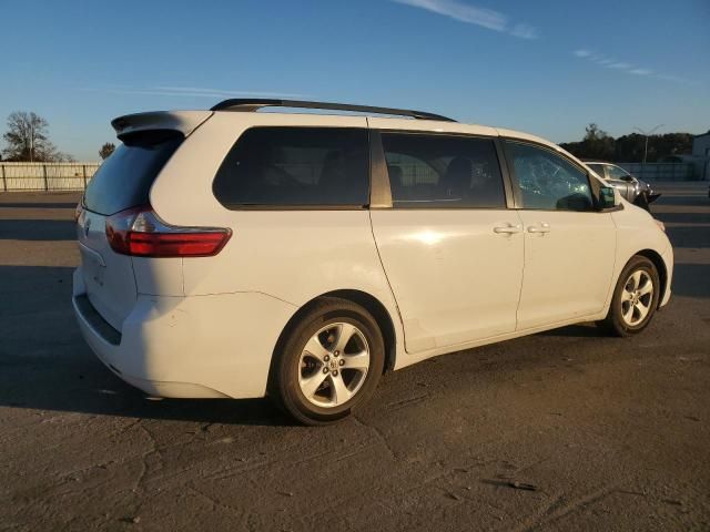 2015 Toyota Sienna LE