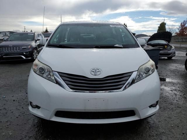 2013 Toyota Sienna XLE