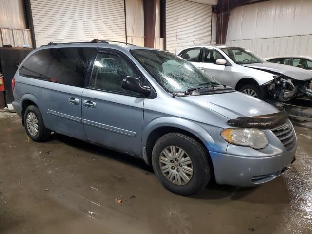 2006 Chrysler Town & Country LX