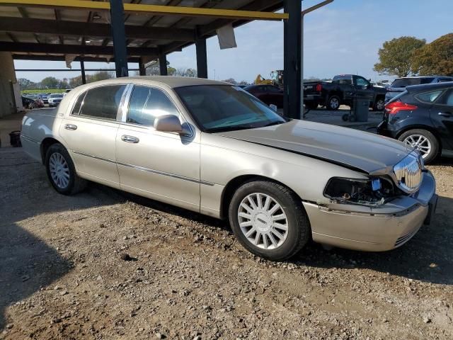 2005 Lincoln Town Car Signature Limited