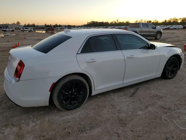 2018 Chrysler 300 Touring