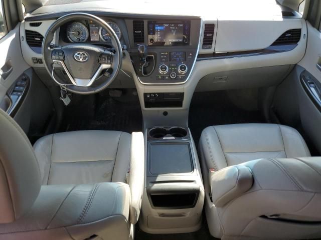 2017 Toyota Sienna XLE