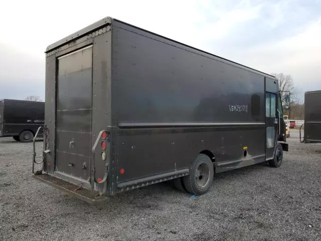 2009 Freightliner Chassis M Line WALK-IN Van