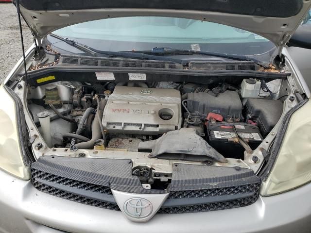 2004 Toyota Sienna CE