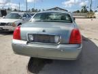 2005 Lincoln Town Car Signature Limited