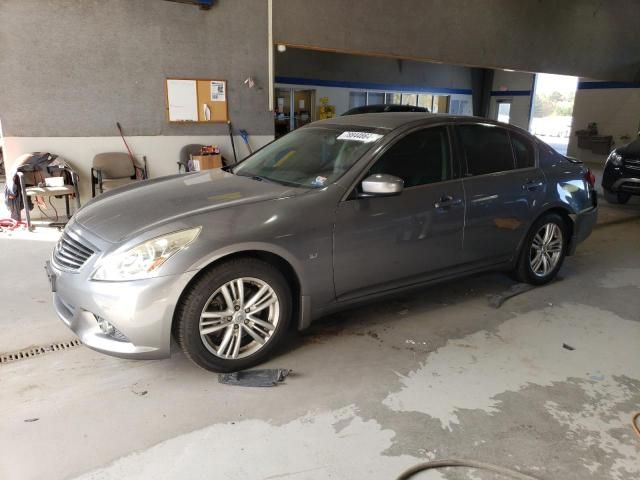 2015 Infiniti Q40