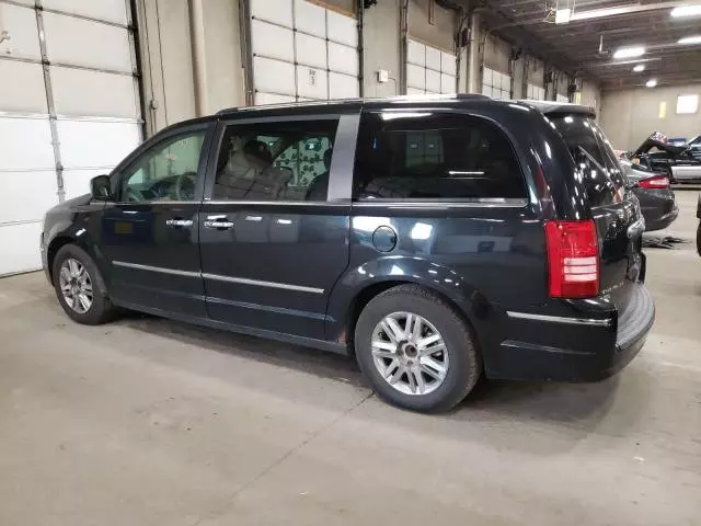 2010 Chrysler Town & Country Limited