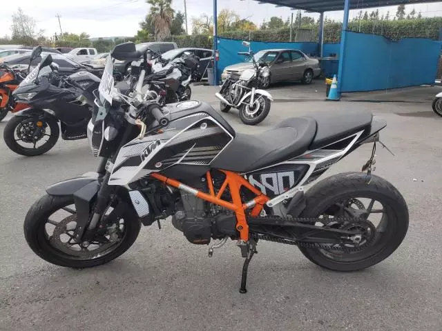 2015 KTM 690 Duke