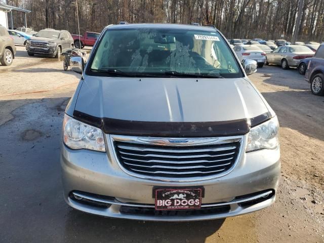 2014 Chrysler Town & Country Touring L