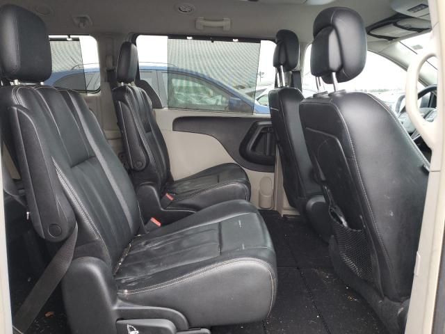 2013 Chrysler Town & Country Touring