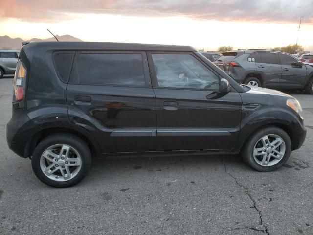 2010 KIA Soul +