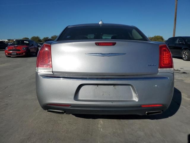 2018 Chrysler 300 Touring