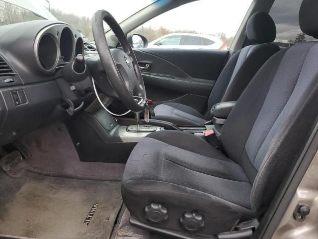 2004 Nissan Altima Base