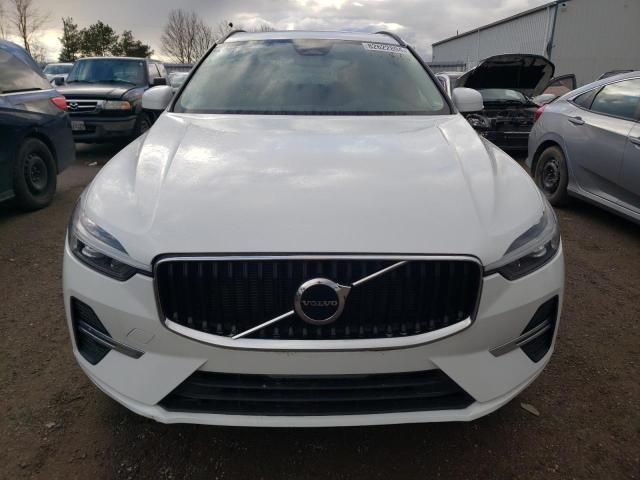 2022 Volvo XC60 B5 Momentum