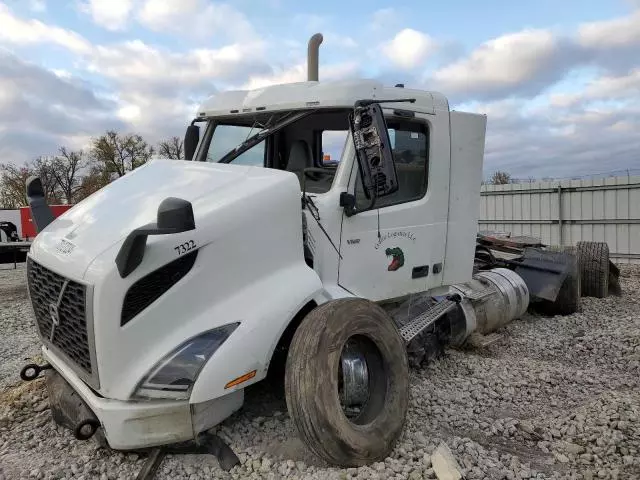 2024 Volvo VNR