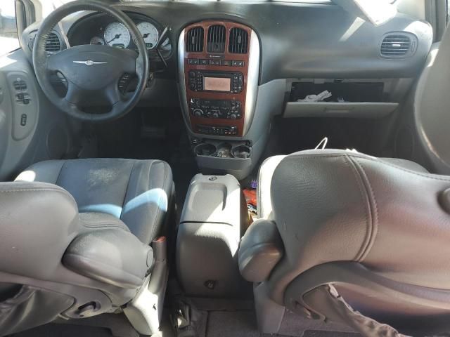 2005 Chrysler Town & Country Limited