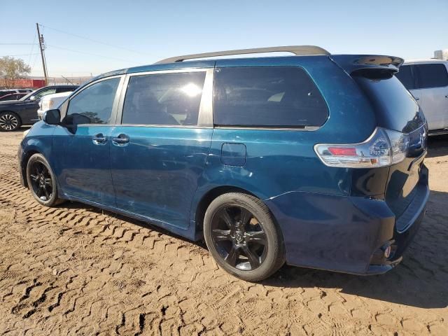 2011 Toyota Sienna Sport