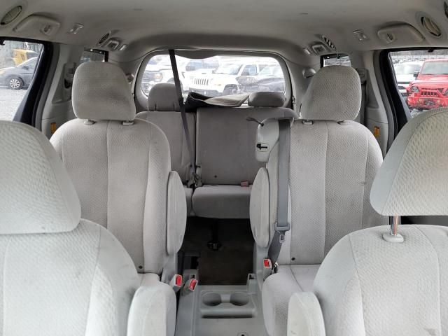 2013 Toyota Sienna LE