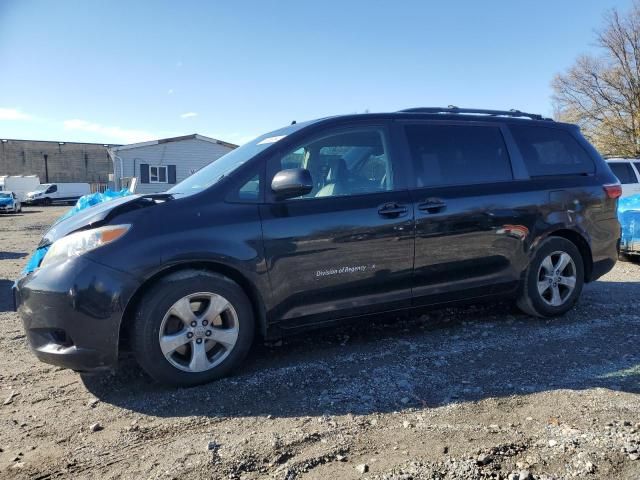 2015 Toyota Sienna LE