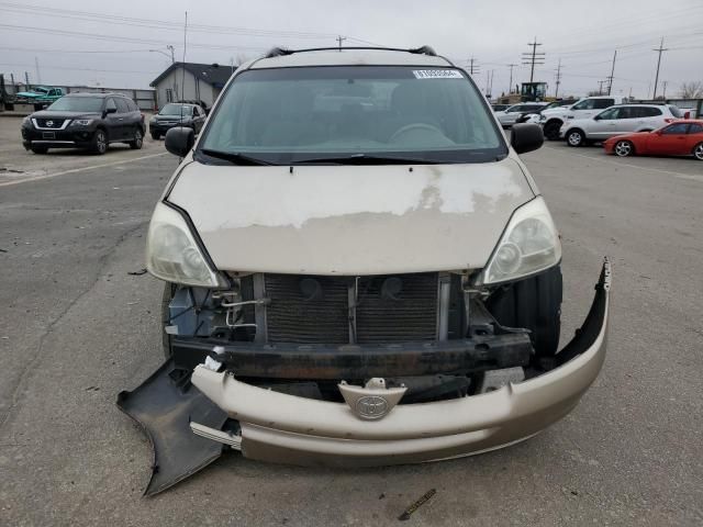 2005 Toyota Sienna CE