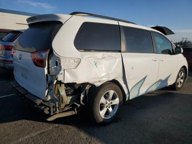 2015 Toyota Sienna LE