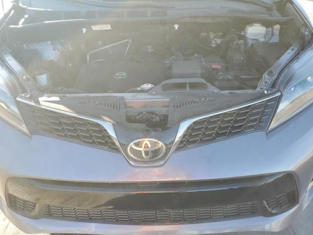 2019 Toyota Sienna SE