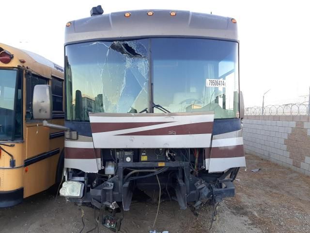 2004 Winnebago 2004 Freightliner Chassis X Line Motor Home