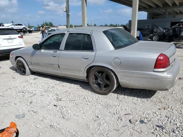 2004 Ford Crown Victoria LX