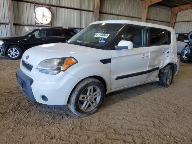 2011 KIA Soul +