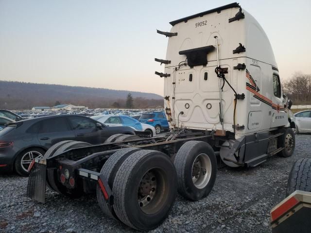 2019 Freightliner Cascadia 126